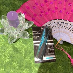 CoverGirl peacock clear mascara EXTREME Black